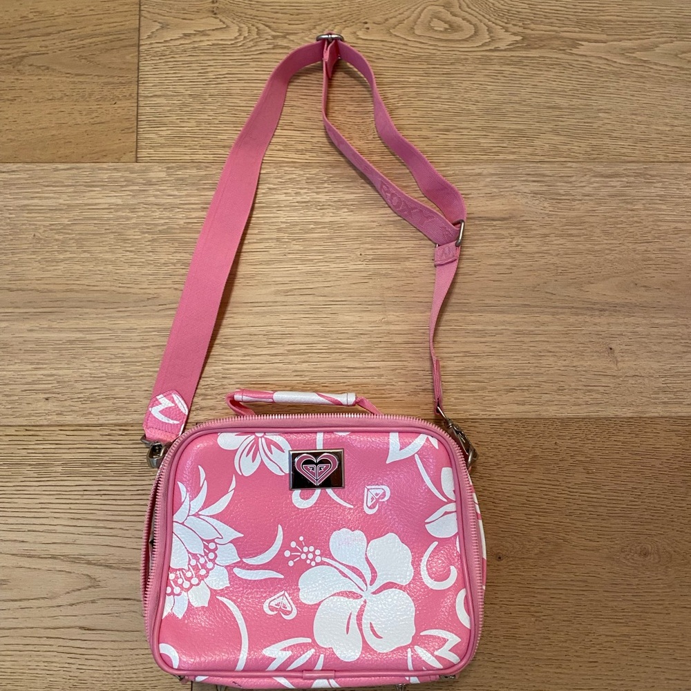 Pink Roxy lunch box